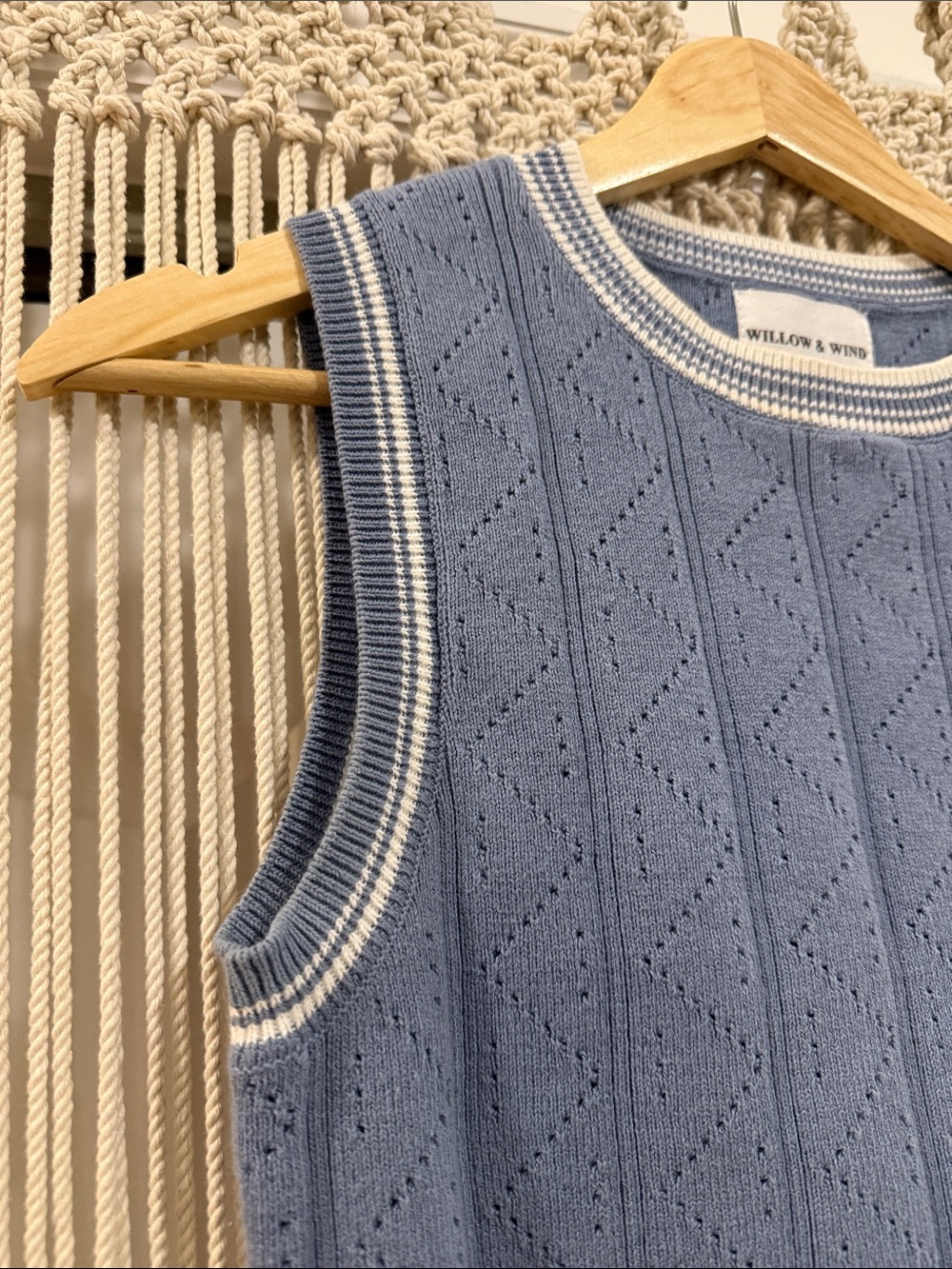 Willow & Wind Blue Knit Sleeveless Sweater Vest with Cream Trim - Picture 4 of 6